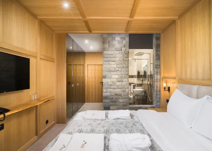 And Relax Moreni Hotel